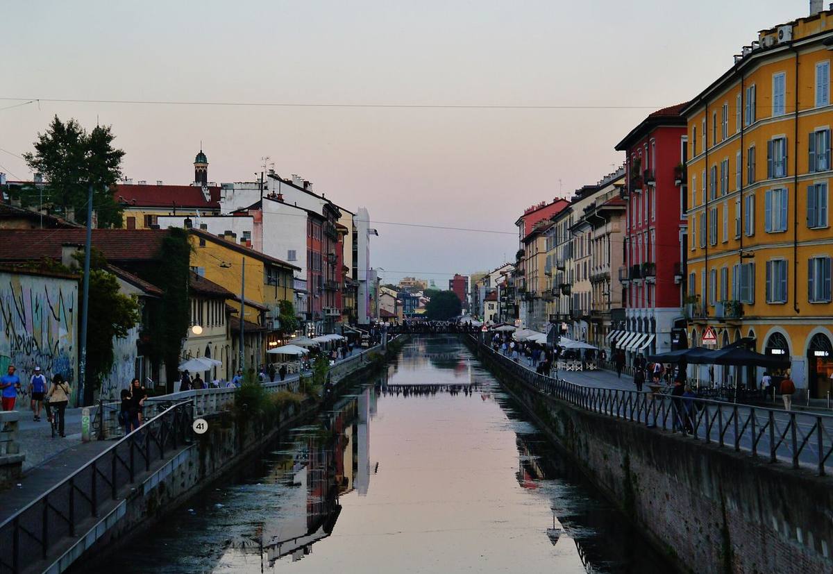 Il Naviglio Grande la sera